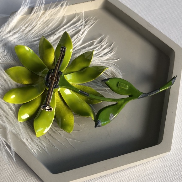 VNTG JJ Large Green  Yellow Enamel Flower Brooch - Picture 4 of 4